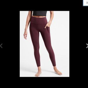 Athleta Salutation Stash Pocket II 7/8 Tight